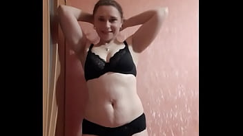 Preview 4 of Free Porn Zadar - Bathing selfies of hot MILF