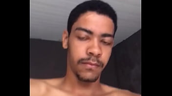 Preview 1 of Peeriad Pad - 55 71982034579 V&iacute_deo de verifica&ccedil_&atilde_o do gostoso Gustavo,  mostrando seu corpo pela primeira vez