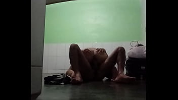 Preview 4 of Spycam Fucking Brunette On Bed - Dando pro cafu&ccedil_u