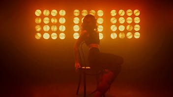 Preview 3 of Eyaculadoras - POLE DANCE STRIP TEASE DAN&Ccedil_A SENSUAL