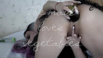 Preview 4 of Donkey Lee - The maid loves vegetables
