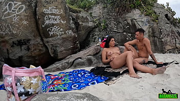 Preview 2 of Indian Nri Moans - Uma galera bem descontraida na praia naturista de Abric&oacute_ no Rio de Janeiro