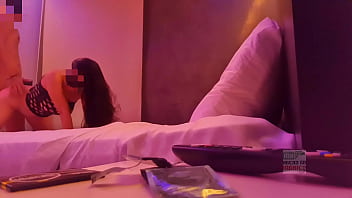 Preview 4 of Menina Se Tocando - Karlita Hotwife se fuma un gallo ,  sienta a su marido en una silla,  se pone liguero negro y me coge frente a el 2