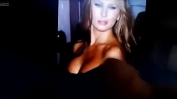 Preview 3 of Www Honney Moon Sex Com - Melanie Trump flew over my house,  so I sprayed her with semen