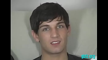 Preview 2 of Sister Sex Shareing Bed - Gay dude sucks a fat dick