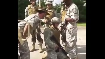 Preview 2 of American Teen Porn Video - Militares entrenando