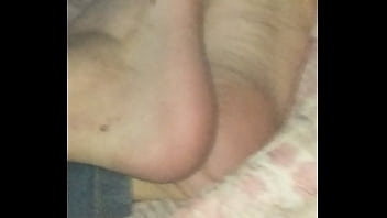 Preview 4 of Sexy Massageyoururl - meu p&eacute_s branquinhos