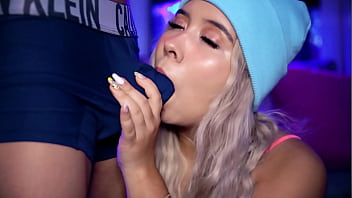 Preview 4 of Xxx Video Hd 3minit - Horny blonde with a cute face stimulates her boyfriend&#039_s cock with her boxers on
