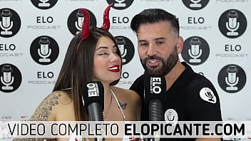 Preview 3 of Dilberay Abidjan - SARA BLONDE CHUPA LA BANANA CON CREMA DE ELO PODCAST
