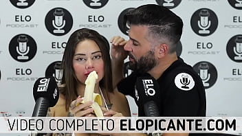 Preview 1 of Dilberay Abidjan - SARA BLONDE CHUPA LA BANANA CON CREMA DE ELO PODCAST