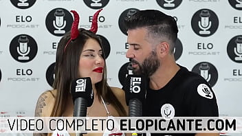 Preview 4 of Dilberay Abidjan - SARA BLONDE CHUPA LA BANANA CON CREMA DE ELO PODCAST