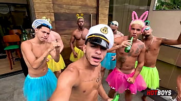 Preview 3 of Iporn Com - Mega orgia de carnaval 2024! - Hotboys