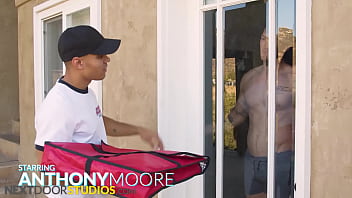 Preview 1 of Pyra - Pizza Delivery Guy Bareback Fucks Customer For Extra Tip - NextDoorStudios
