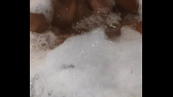 Preview 3 of Horos Xxx Full - Mira que rico lo muevo en el jacuzzi,  ven papi vamos a divertirnos