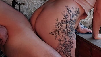 Preview 3 of Sam Pinyo - A empregada veio com um short jeans curto e justo para me provocar