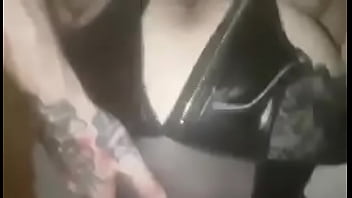 Preview 2 of Arabe Baise Pute - Me at home with my gf.
