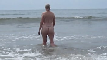 Preview 2 of Brasileiro Gret - Naked at the textile beach