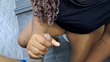 Preview 2 of Anty Sex Xxx Boy Com - La puta de mi hermanastra me chupa la polla antes de irse de fiesta