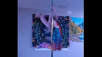 Preview 3 of Mom And Son Mtarjam - Pole dancing fast spinning
