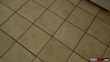 Preview 2 of Www Brazers Fuck 3gp - My curvy stepmom Carmen Valentina did everything to make me feel better