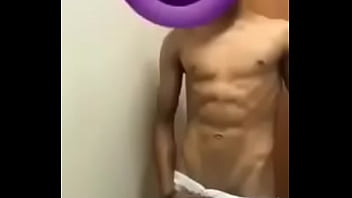 Preview 2 of Italian Years Throat - Matheus Le&atilde_o novinho dotado