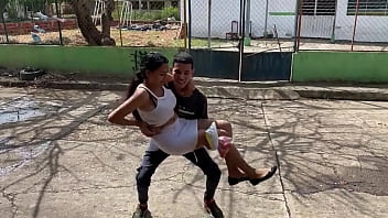 Preview 1 of Xxx Yuanrou - AYUDO A LA VECINA HINDI TETONA LACTANTE A LLEGAR A SU CASA Y APROVECHANDO QUE SU MARIDO NO ESTA TERMINO CLAVANDO LA VERGA SIN CONDON EN SU CO&Ntilde_O HASTA CORRERME
