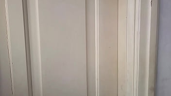 Preview 1 of Thermometer Tube - Madrasta leva bastante gozada na cara ap&oacute_s enteado entrar no banheiro