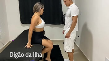 Preview 1 of Tube Sisster - Hotwife faz squirt om 2 na massagem