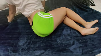 Preview 3 of Ball Bondage Stretching - chica sexy en sus clases de yoga