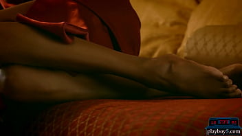Preview 1 of Podwujny Porn - Black Brazilian MILF model Luna Corazon hot posing
