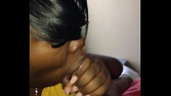 Preview 2 of Cium Seluar Dalam Mom - Comendo minha cunhada,  enquando meu irmao trabalha