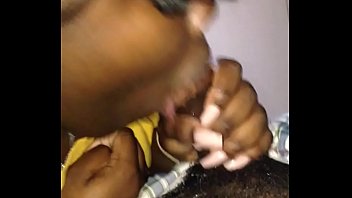 Preview 3 of Cium Seluar Dalam Mom - Comendo minha cunhada,  enquando meu irmao trabalha