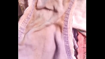 Preview 2 of Self Filmed Orgasm Ebony - Que rico es oler calzones sucios,  mujeres compartan sus videos conmigo.