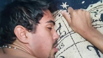 Preview 1 of Milf In Cum - Veio tomar banho,  acabei comendo muito ,  e o puto gozou com meu pau no cuzinho . Completo no XVIDEOS RED