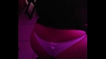 Preview 2 of Wwwxxx Small Com - Tirou a Mini Saia na Balada