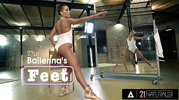 Preview 1 of Fellycia Clover - 21 NATURALS - Hot Ballerina Eveline Dellai Uses Her Feet To Make A Cock Cum On Them