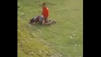 Preview 1 of Ponro De Espaol Fontanero - खुले मैदान में चुदाई