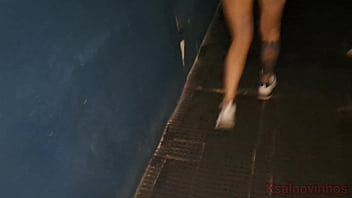 Preview 4 of Lee Sharon Ass - Corno leva esposa ao cine porno transar com estranhos!