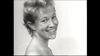Preview 3 of White Hd Horny - Nude model with a gorgeous figure takes part in a porn photo shoot of the 50s