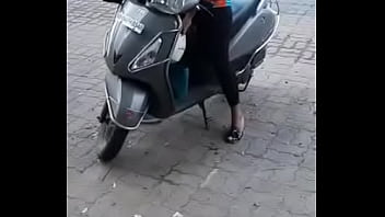 Preview 4 of Kain Sex - Pune couple kissing on road