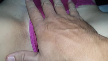 Preview 1 of Man Fucks Ariana Grande - Fudendo a esposa magrinha com a calcinha rosa e gozando na xoxota da safada