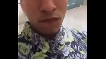 Preview 1 of Yahivis - Amigo me manda su verga