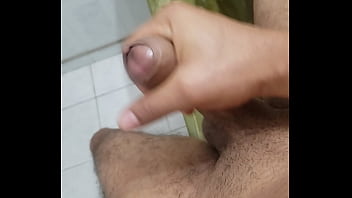 Preview 2 of Eefrqqbfs - En le ba&ntilde_o temprano bien arrecho