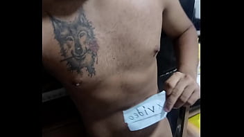 Preview 2 of Boy Hide Parent - V&iacute_deo de verificaci&oacute_n
