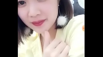 Preview 3 of Schools Girl Teacher Xxx - Em nh&acirc_n vi&ecirc_n xinh đẹp ĐĂNG QUANG WATCH c&ocirc_́ tình l&ocirc_̣ b&acirc_̀u ngực