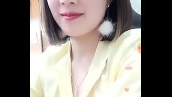 Preview 4 of Schools Girl Teacher Xxx - Em nh&acirc_n vi&ecirc_n xinh đẹp ĐĂNG QUANG WATCH c&ocirc_́ tình l&ocirc_̣ b&acirc_̀u ngực