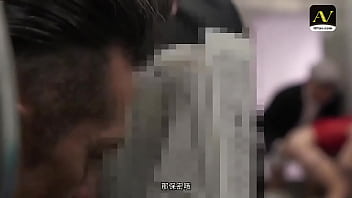 Preview 3 of Maa Beta Choda Ghar Pe - Japones en el metro