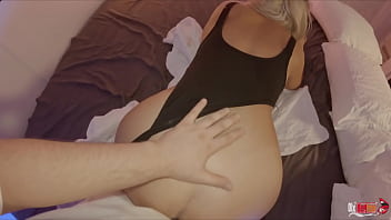 Preview 3 of Novinho Do Pau Gigante - Stepmom comes to her stepson and starts sucking his dick so that he fucks her ass and cums inside