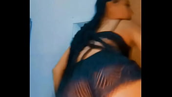 Preview 2 of Very Young B - Gostosa dan&ccedil_ando funk