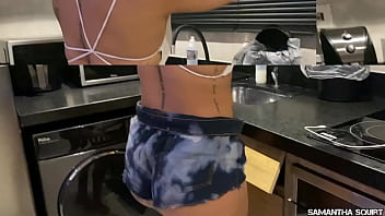Preview 1 of Jessica Alba Sec Hot Xxx - ASSIM FICA DIF&Iacute_CIL DE RESISTIR! PRETINHA TIROU O SHORTINHO JEANS PRA FODER NO PELO